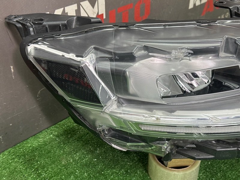 Фары передние Kia Carnival 4 KA4