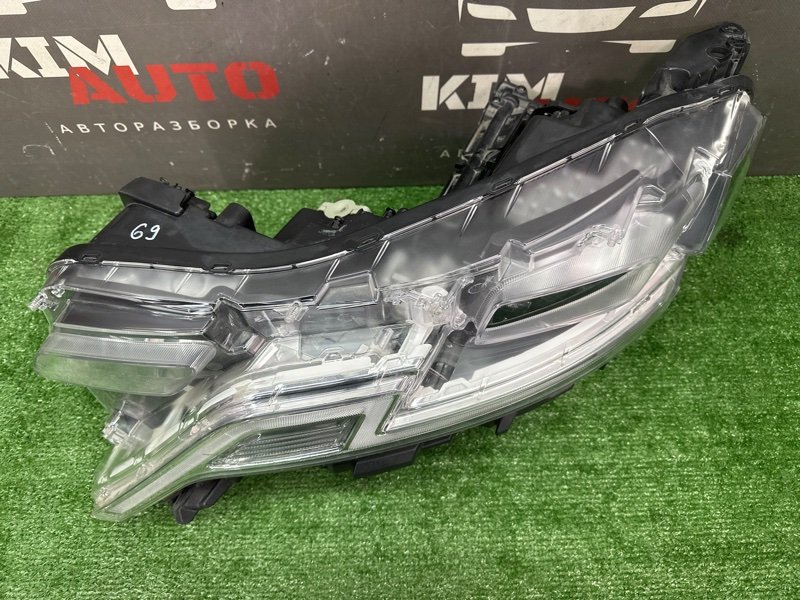Фары передние Kia Carnival 4 KA4