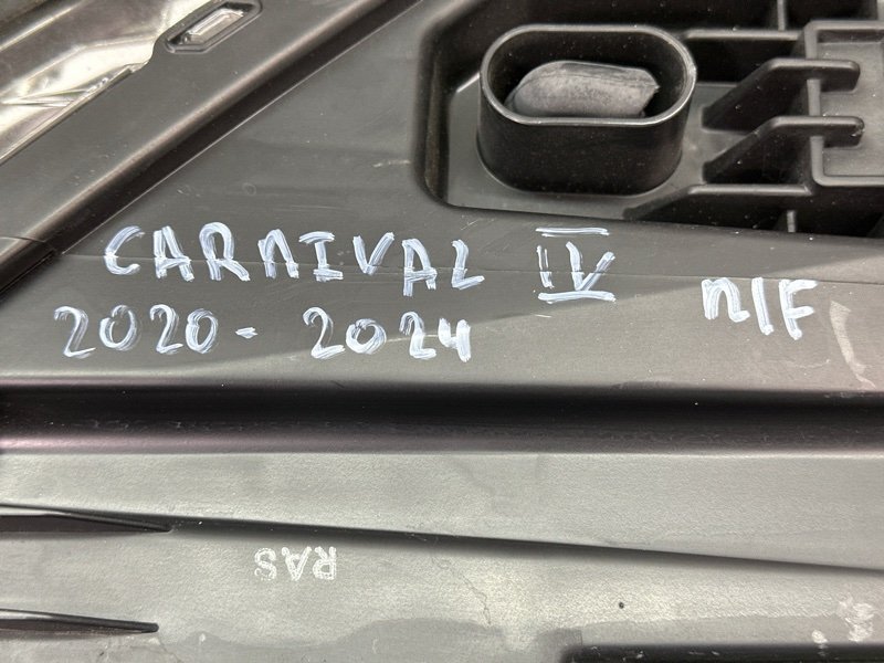 Фары передние Kia Carnival 4 KA4