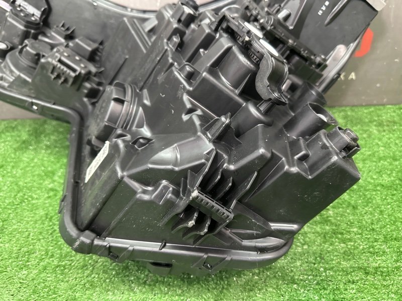 Фары передние Kia Carnival 4 2024 KA4