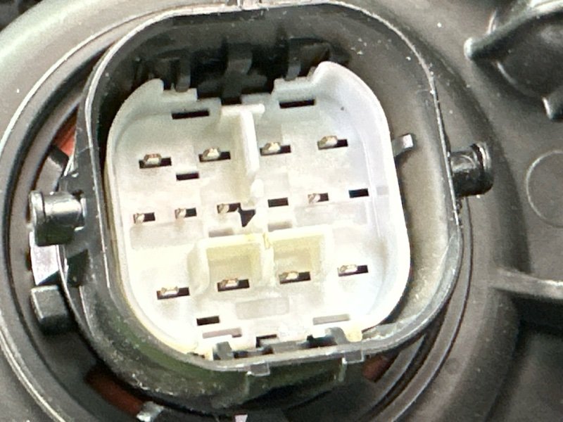 Фары передние Kia Carnival 4 2024 KA4