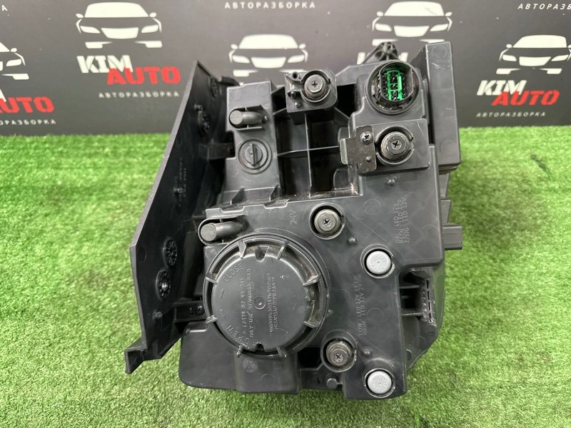 Фара Kia Mohave HM2