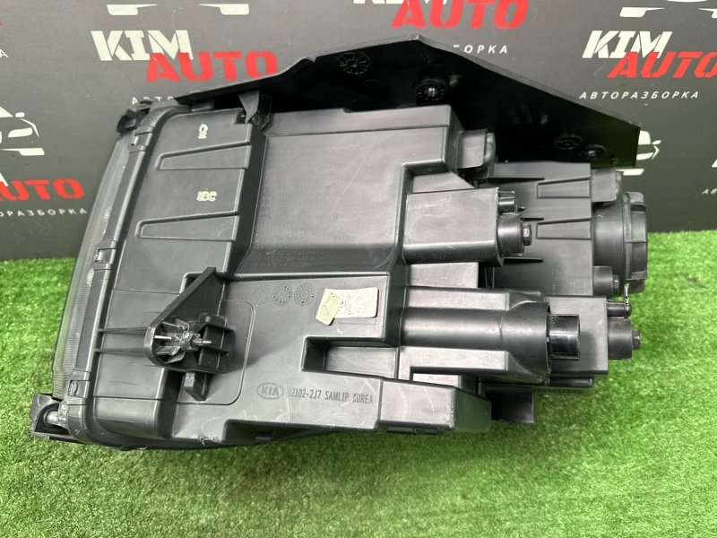 Фара Kia Mohave HM2