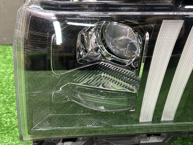 Фара Hyundai Santa Fe 4 TM