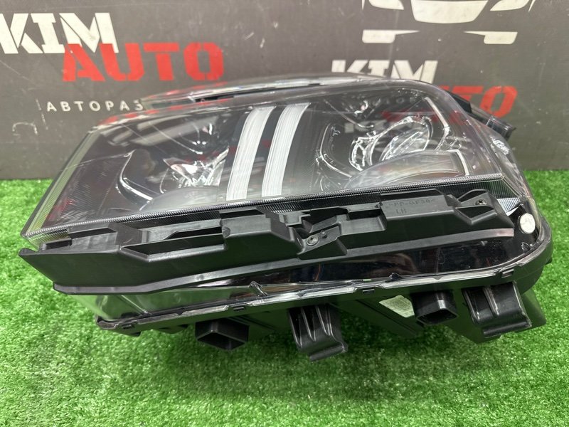 Фара Hyundai Santa Fe 4 TM