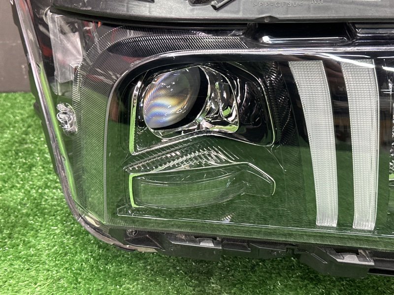 Фара Hyundai Santa Fe 4 TM