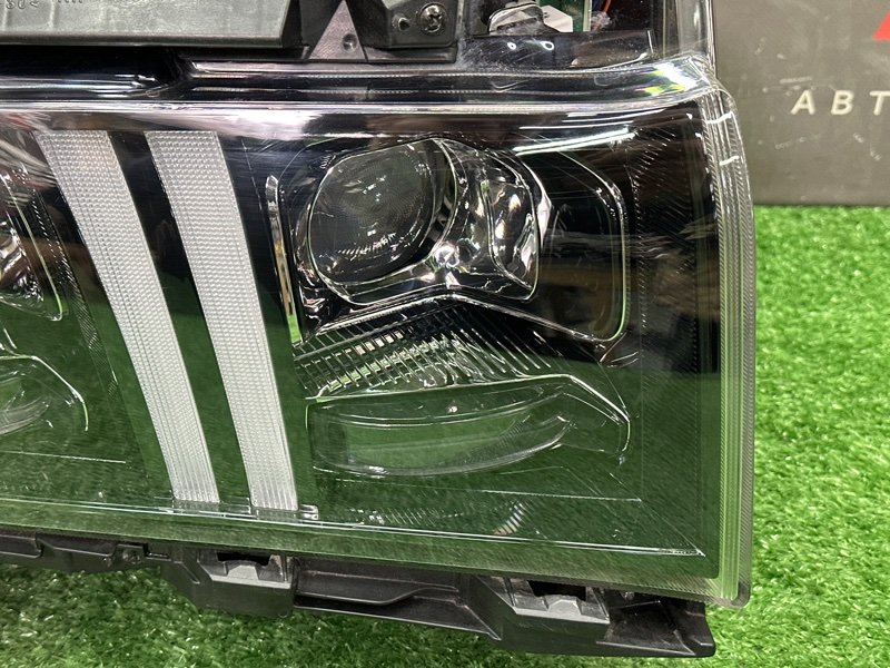 Фара Hyundai Santa Fe 4 TM