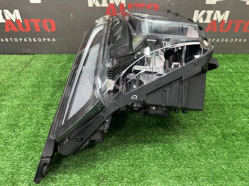 Фара Hyundai Santa Fe 4 TM