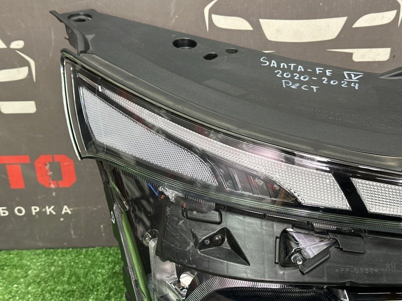 Фара Hyundai Santa Fe 4 TM
