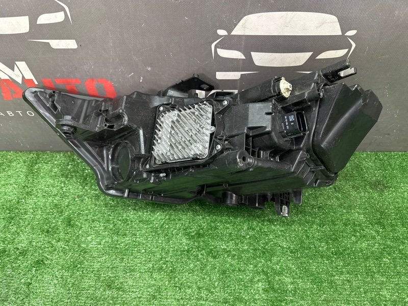 Фары передние Audi A6 C8