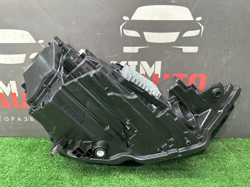 Фары передние Audi A6 C8