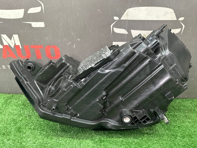 Фары передние Audi A6 C8