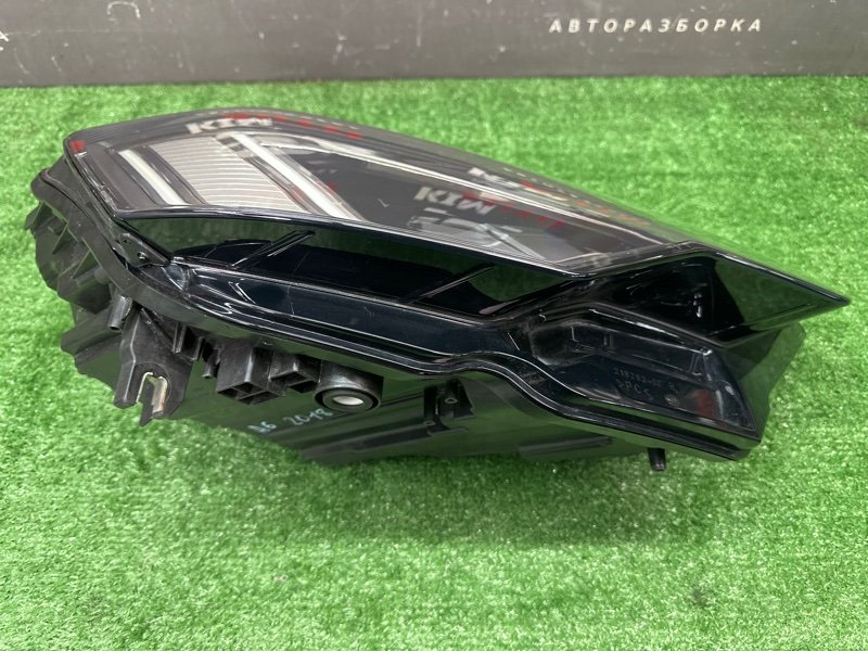 Фары передние Audi A6 C8