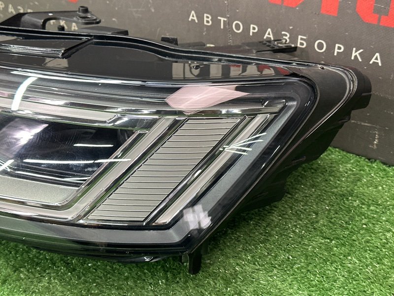 Фары передние Audi A6 C8