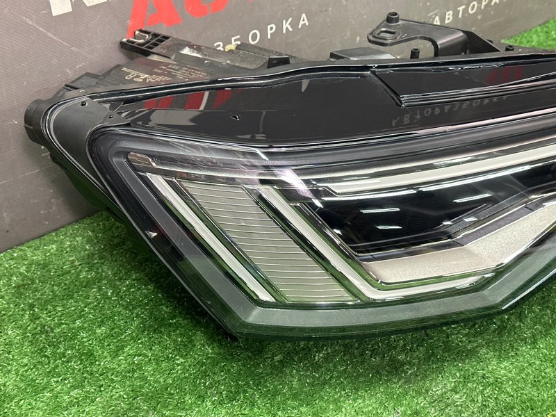 Фары передние Audi A6 C8