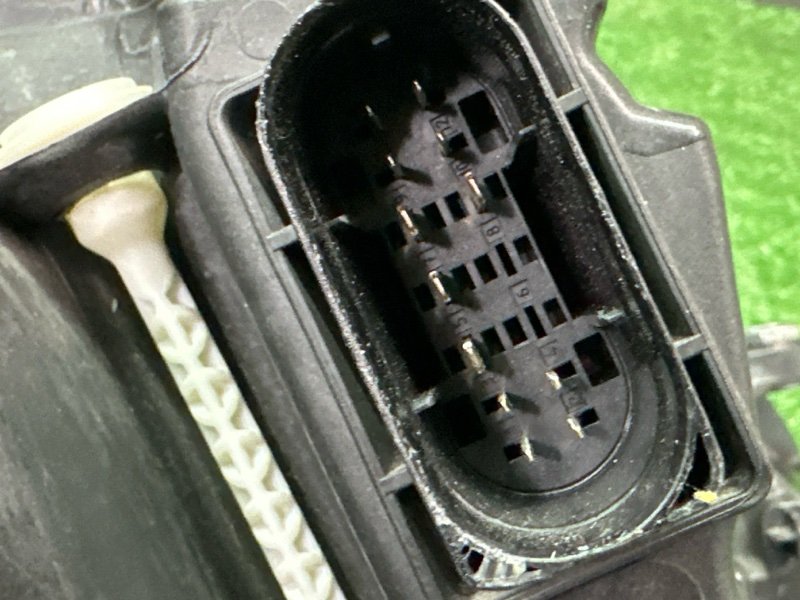 Фара Mercedes-Benz E-Class W213