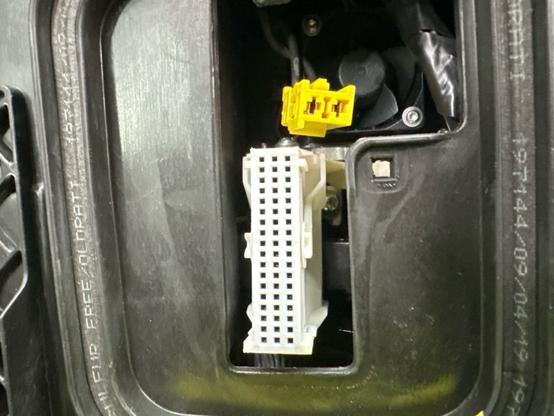 Фара Mercedes-Benz E-Class W213