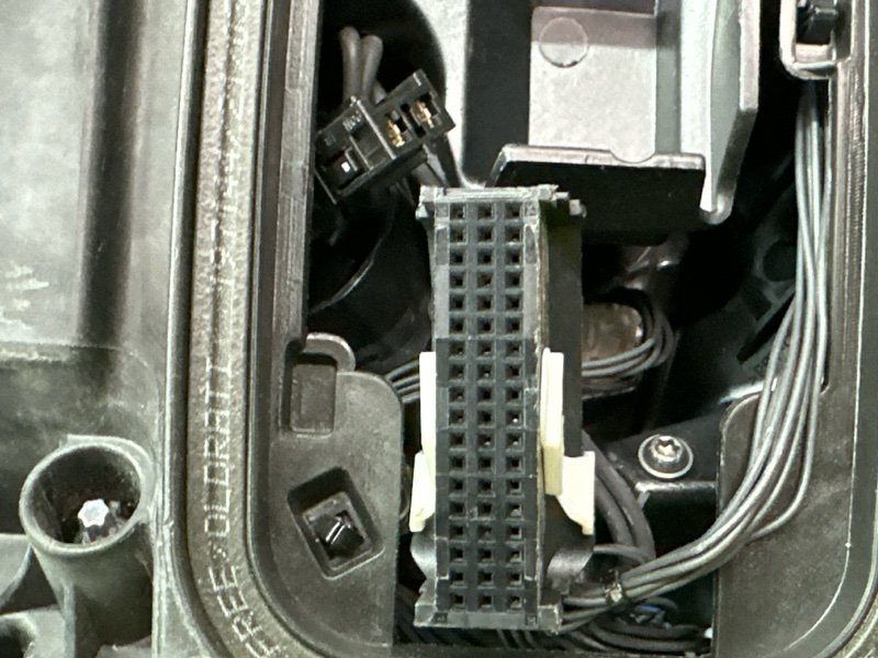 Фара Mercedes-Benz E-Class W213