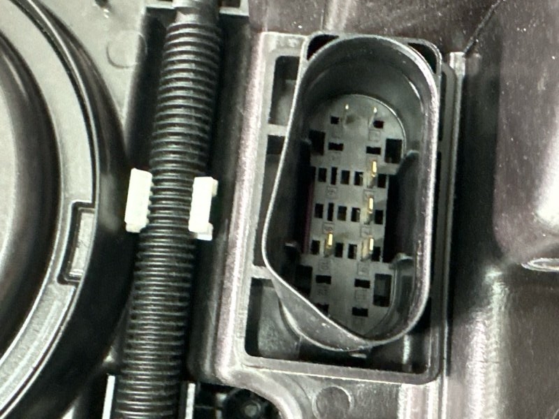 Фара Mercedes-Benz E-Class W213