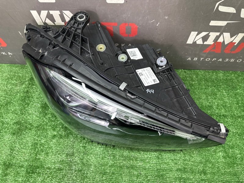 Фары передние Mercedes-Benz C-Class W206