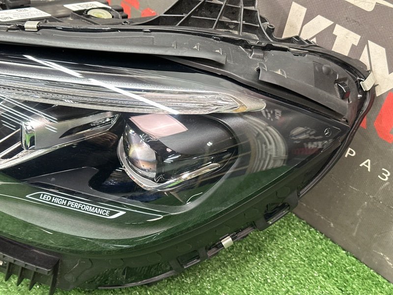 Фары передние Mercedes-Benz C-Class W206