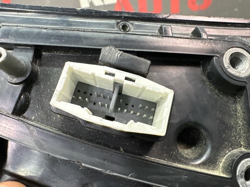 Зеркало заднего вида боковое Kia Carnival 3 YP