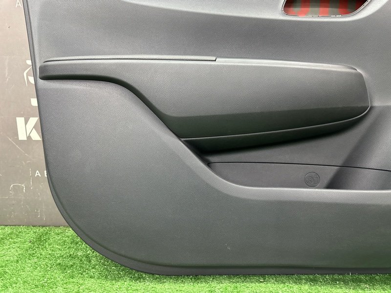 Обшивка двери Kia Rio 4 2018