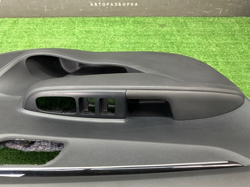 Обшивка двери Kia Rio 4 2018