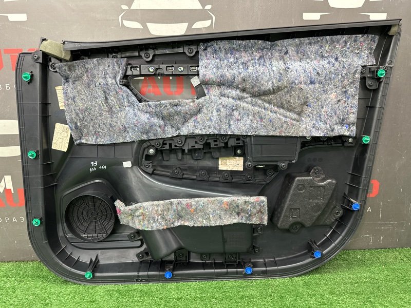 Обшивка двери Kia Rio 4 2018