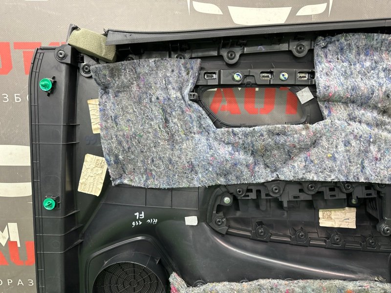 Обшивка двери Kia Rio 4 2018