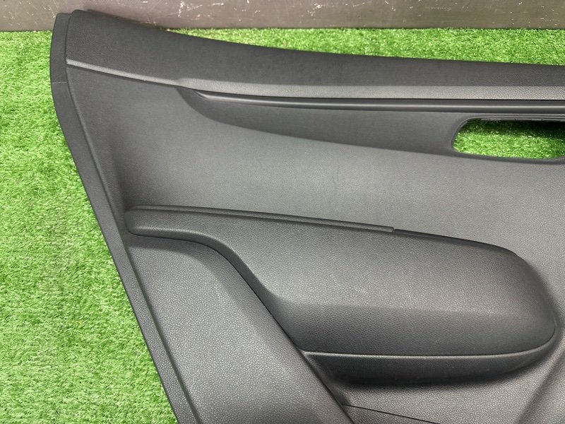 Обшивка двери Kia Rio 4 2018