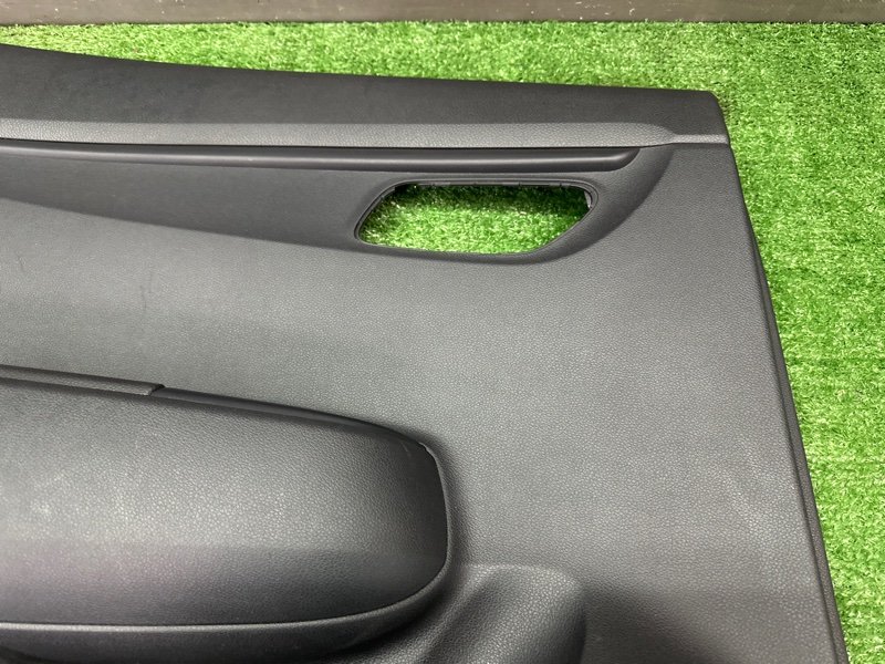 Обшивка двери Kia Rio 4 2018