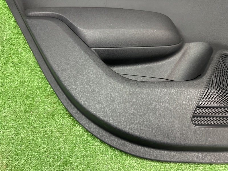 Обшивка двери Kia Rio 4 2018