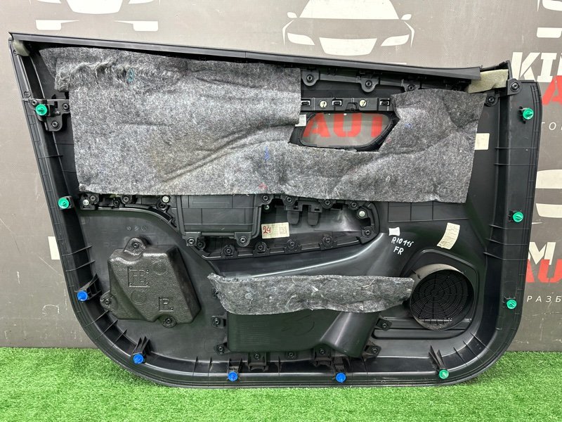 Обшивка двери Kia Rio 4 2018