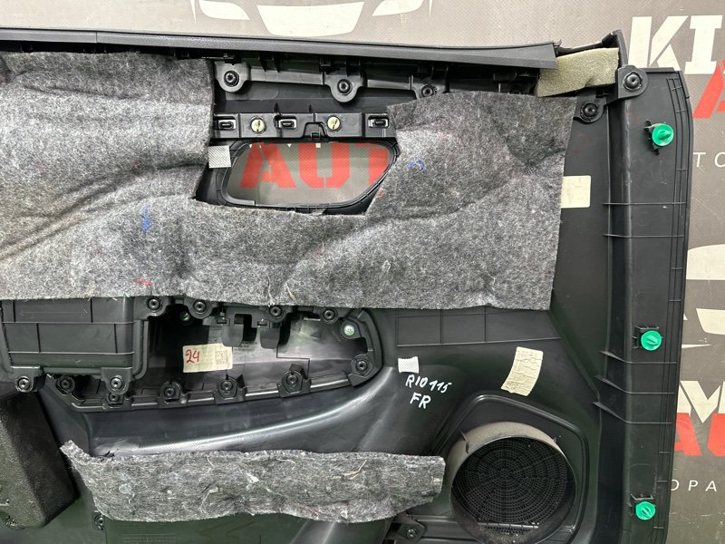 Обшивка двери Kia Rio 4 2018