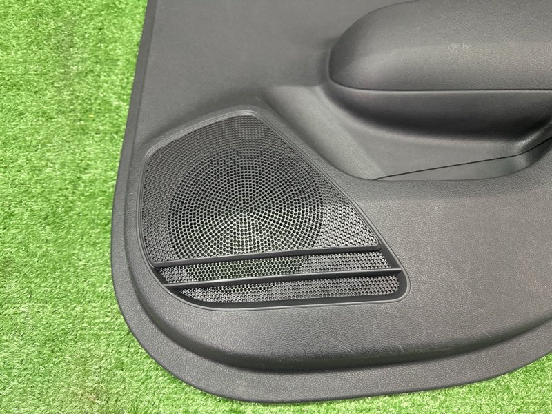 Обшивка двери Kia Rio 4 2018