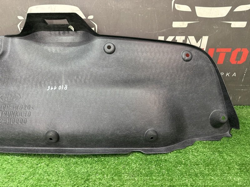 Обшивка крышки багажника Kia Rio 4 2018