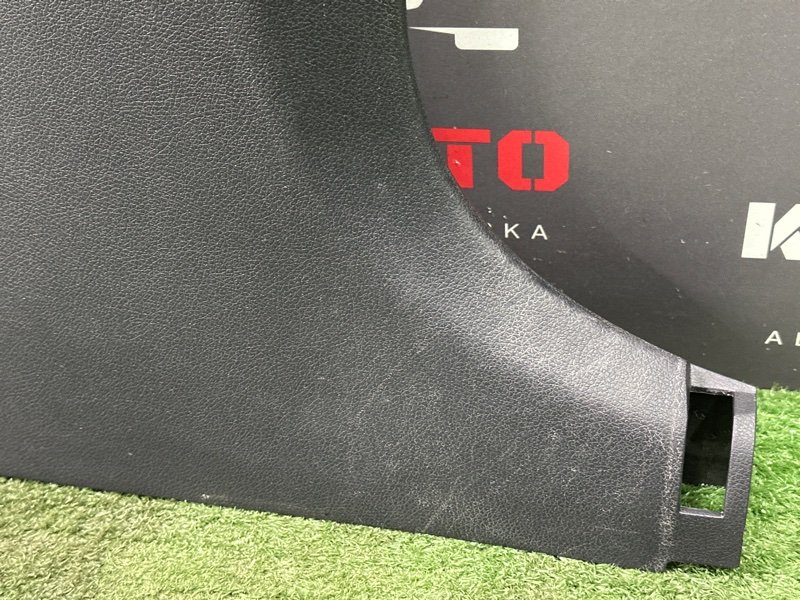 Накладка центральной стойки нижняя Kia Rio 4 2018