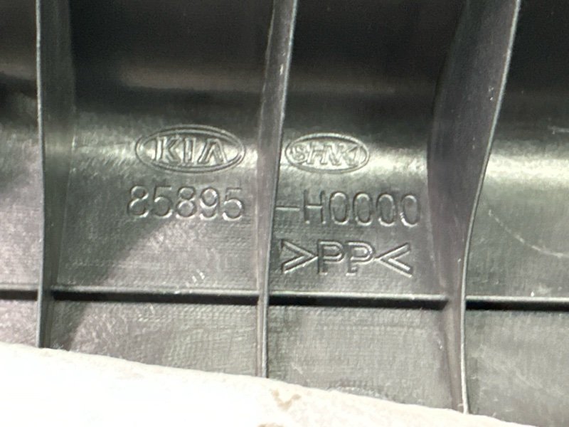 Накладка стойки кузова Kia Rio 4 2018