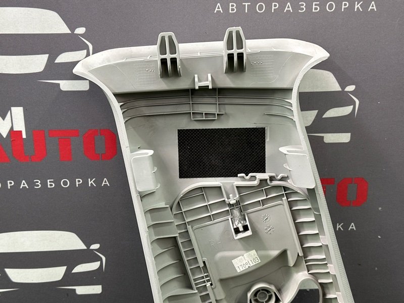 Накладка центральной стойки верхняя Kia Rio 4 2018