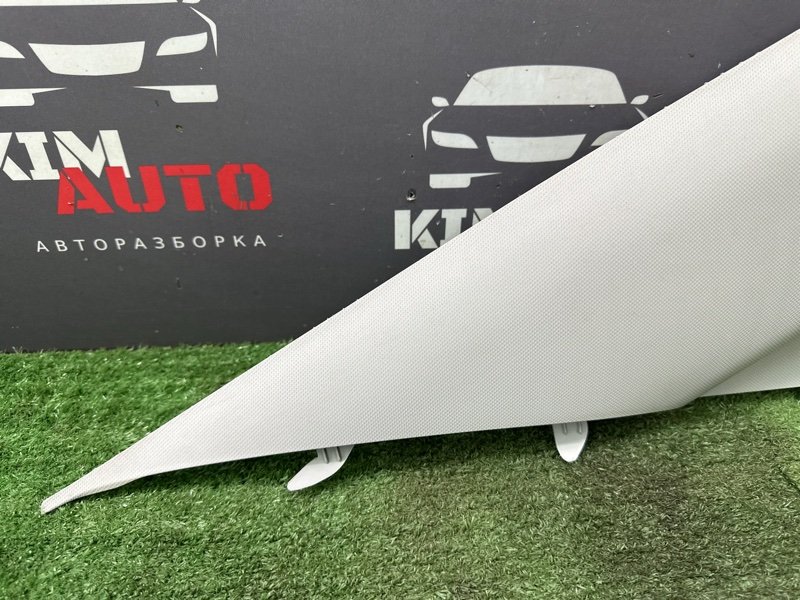 Накладка стойки верхняя Kia Rio 4 2018