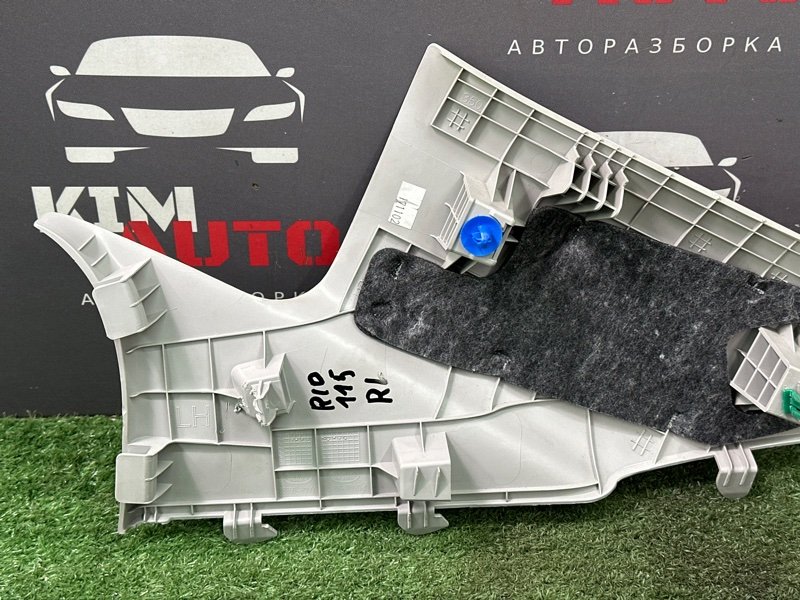 Накладка стойки верхняя Kia Rio 4 2018