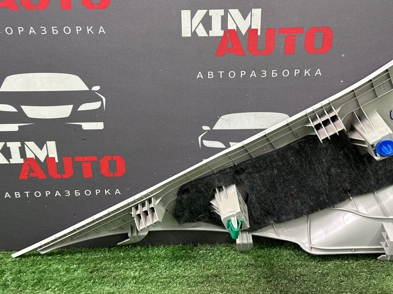 Накладка стойки верхняя Kia Rio 4 2018