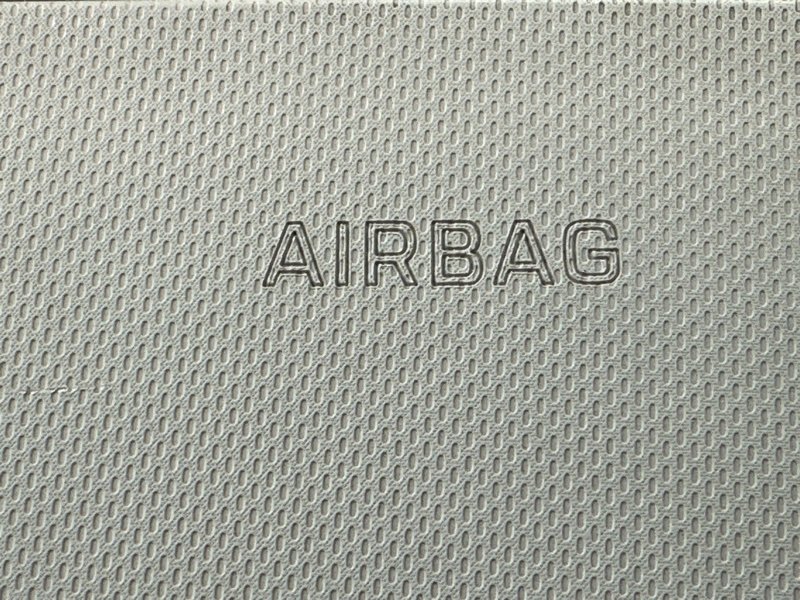 Накладка центральной стойки верхняя Kia Rio 4 2018