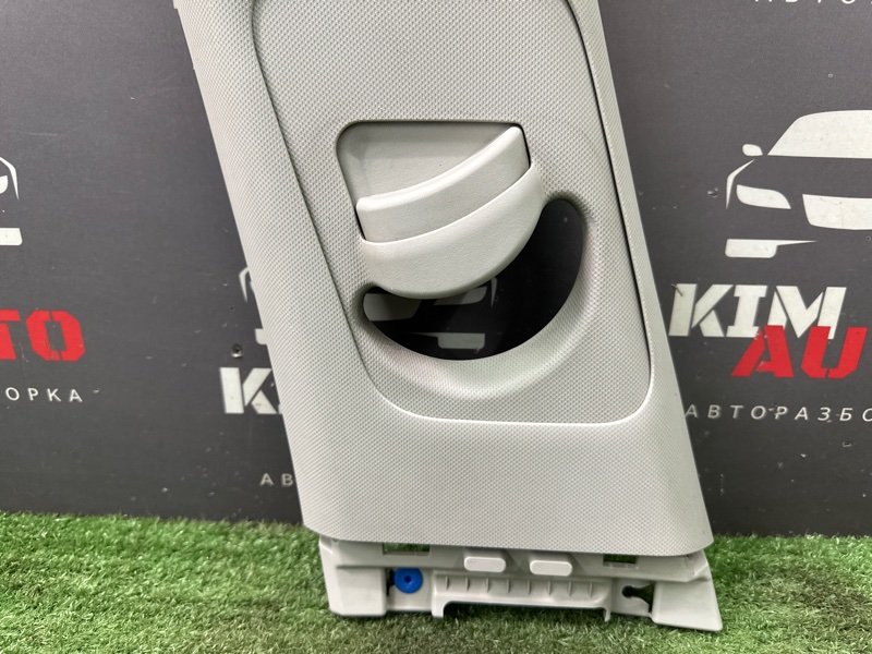 Накладка центральной стойки верхняя Kia Rio 4 2018