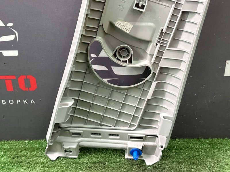 Накладка центральной стойки верхняя Kia Rio 4 2018