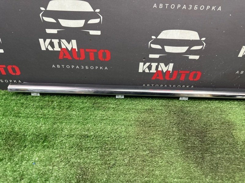 Уплотнитель стекла наружный(Бархотка) Хром Kia Rio 4 2018