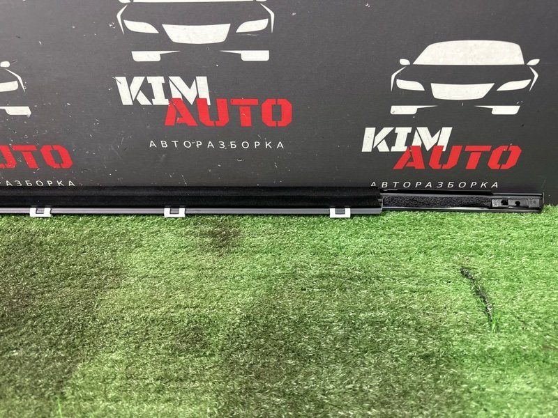 Уплотнитель стекла наружный(Бархотка) Хром Kia Rio 4 2018