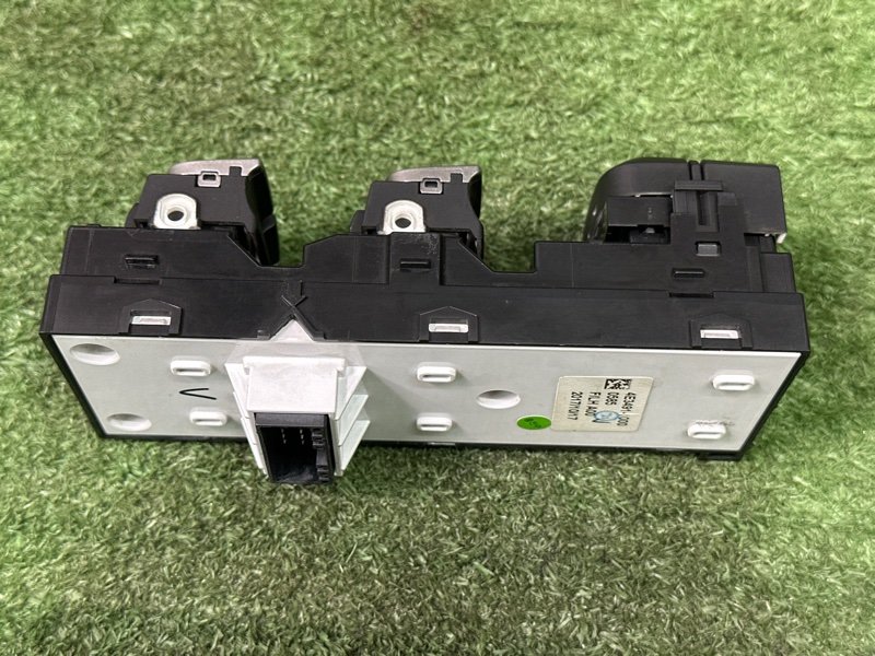 Блок управления стеклоподъемниками Kia Rio 4 2018