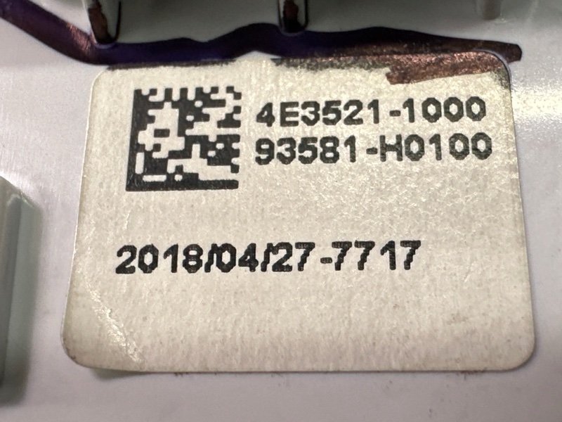 Кнопка стеклоподъемника Kia Rio 4 2018